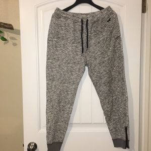 Med Hollister Grey Joggers